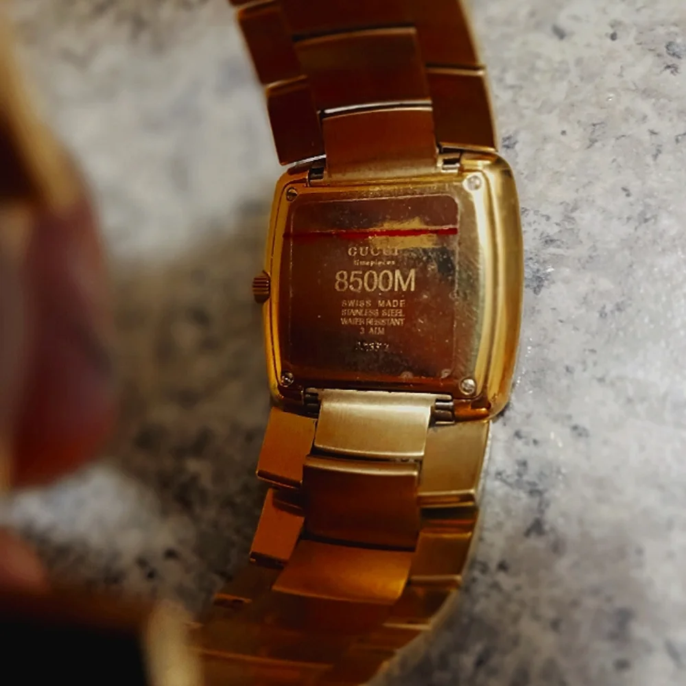 Gucci Timepiece 8500. Swiss Made. Stainless Steel. Water Resistant. 3ATM. - Picture 4 of 4